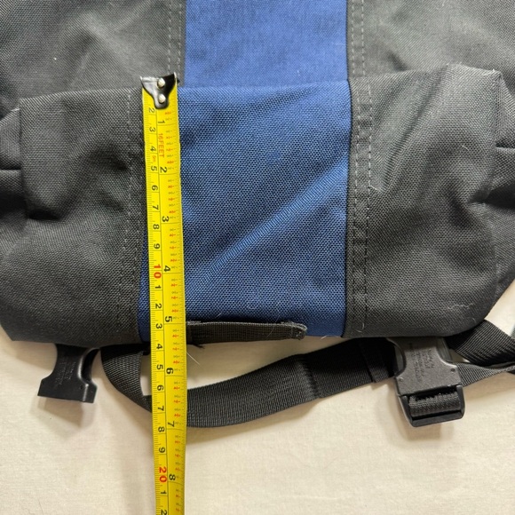 Timbuk2 Black and Blue Small Messenger Bag - Picture 4 of 10